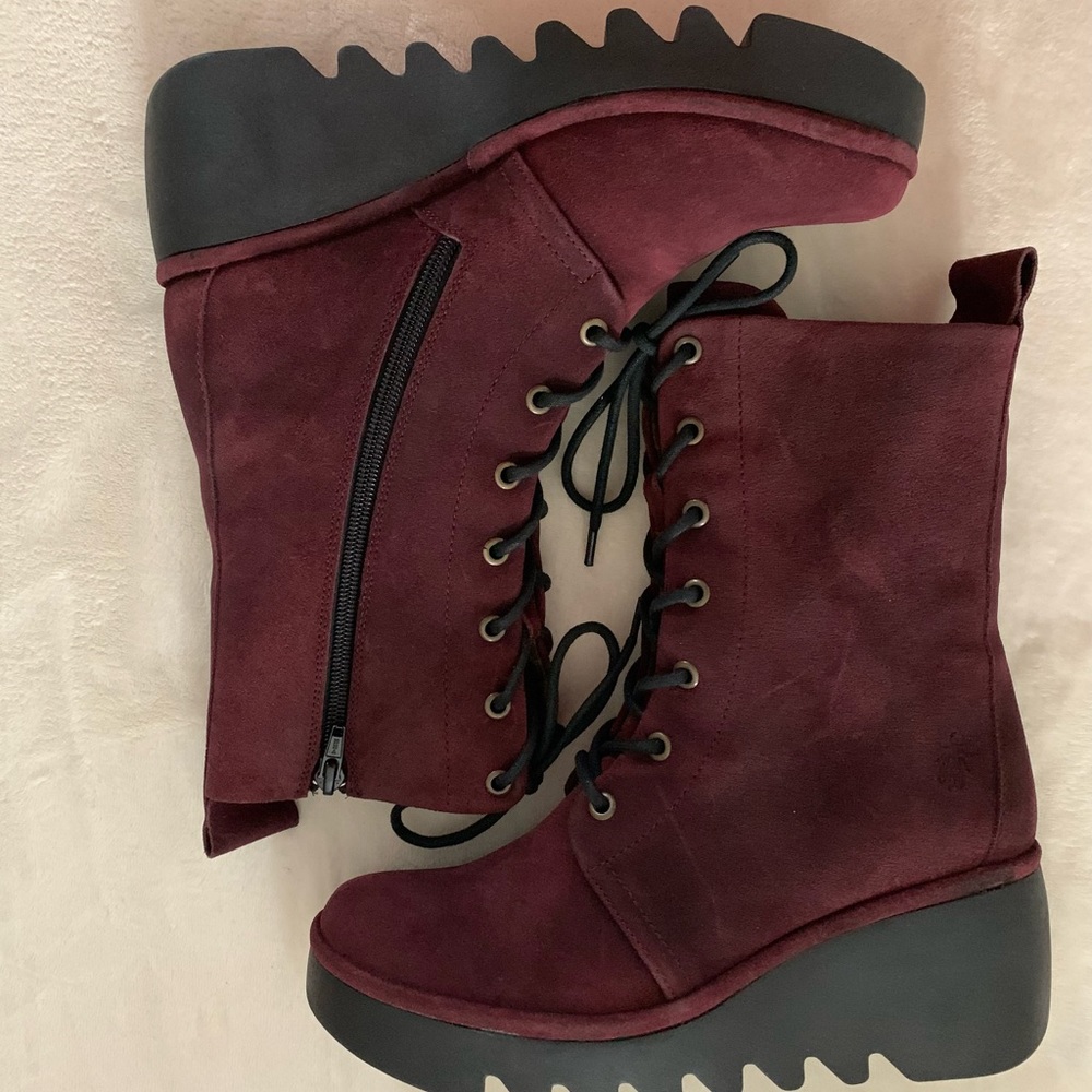 🍷Wine Fly London Suede Cute Boots!